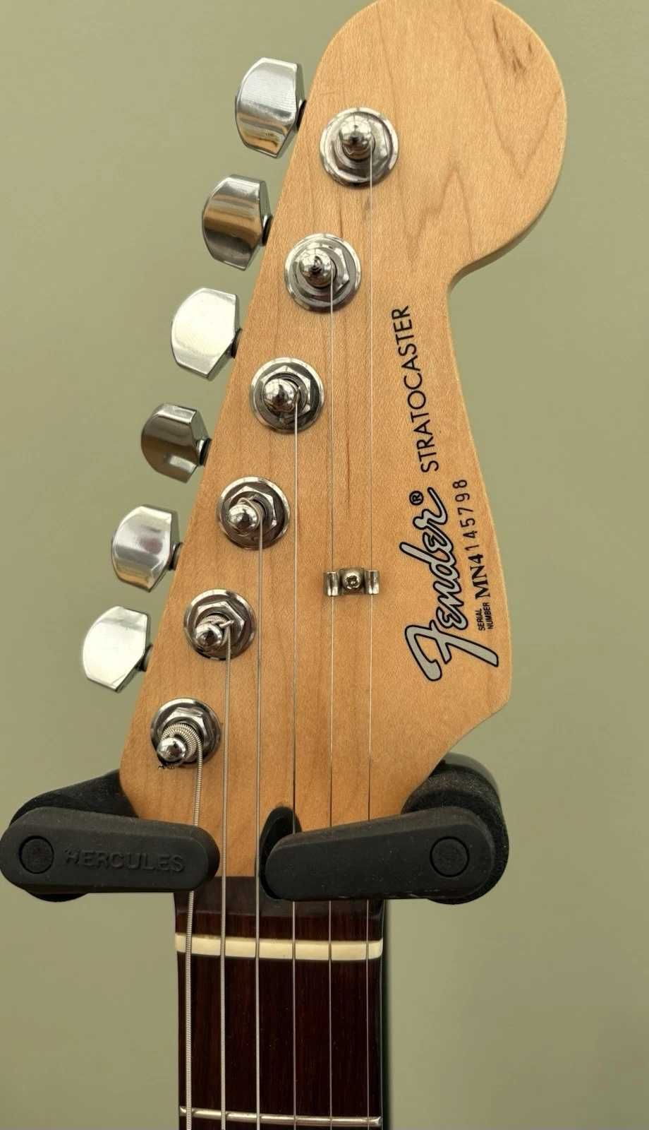 Fender Stratocaster meksykański standard MIM z tweedowym twardym etui