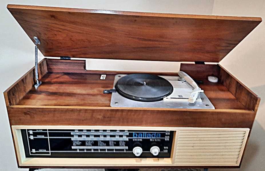 Radio Ballada model 24501 - vintage z lat PRL