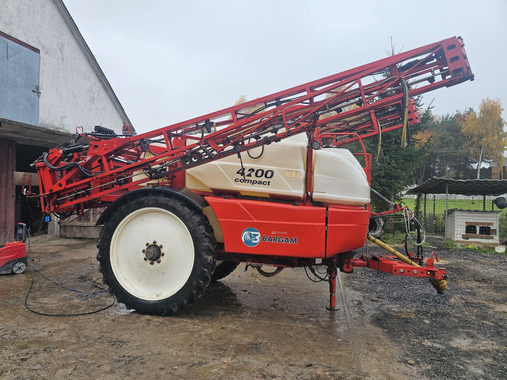 Opryskiwacz 3800l 4200l 21m