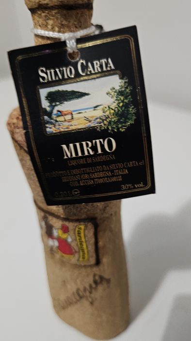 Licor de Mirto em garrafa de cortiça