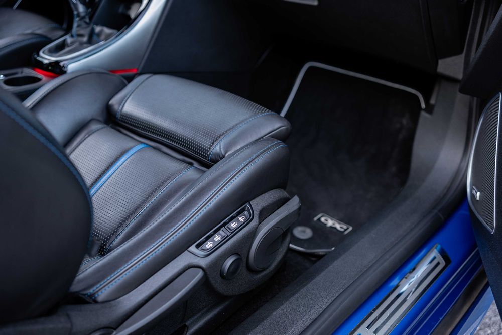 Opel Astra GTC OPC 2.0 T