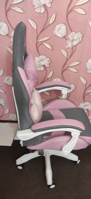 Крісло для геймерів.