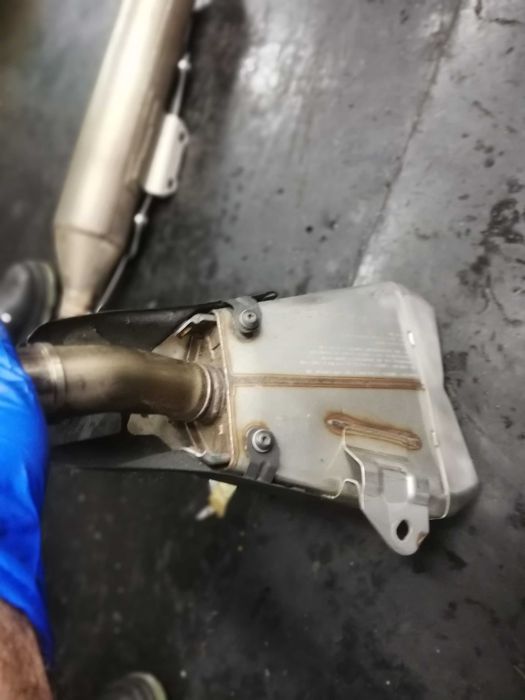 Deposito de gasolina e panela escape ( kawasaki z1000 )