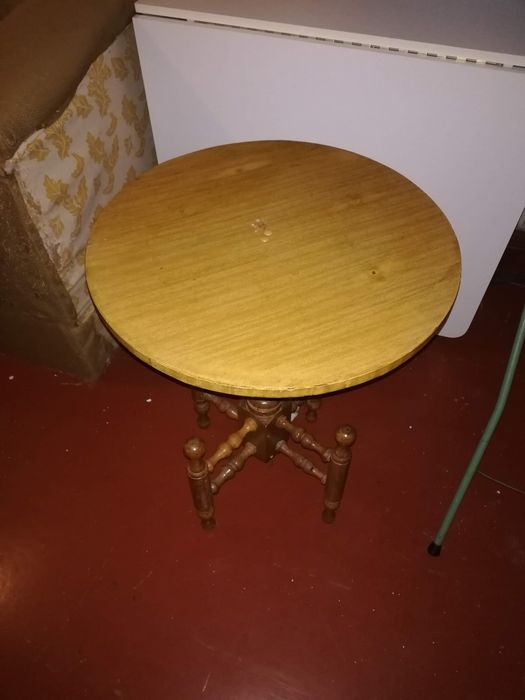 Стол круглый маленький б/у