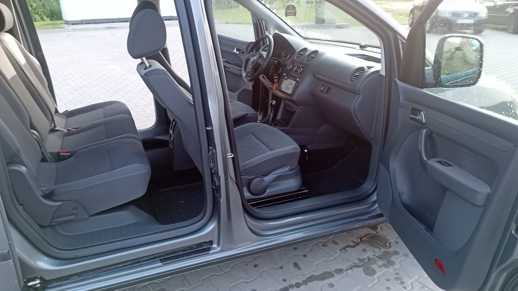VW  CADDY  MAXI  Long 7 osób