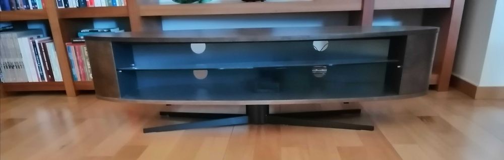 Móvel tv & multimédia de design. Excelente estado.