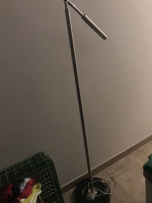 Candeeiro de pé alto