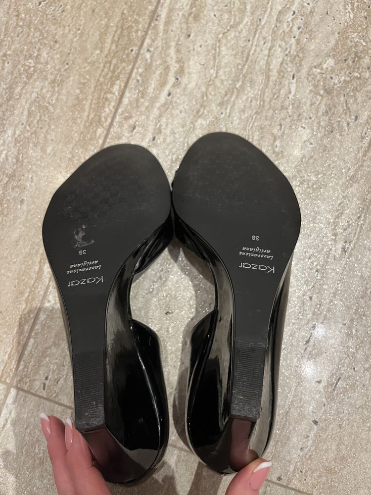 Buty skróra lakierowana, r. 38