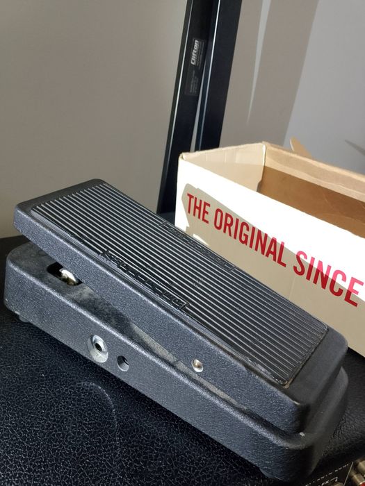 Dunlop Cry Baby GCB-95
Klasyczny efekt wah-wah w pełni sprawny, używan