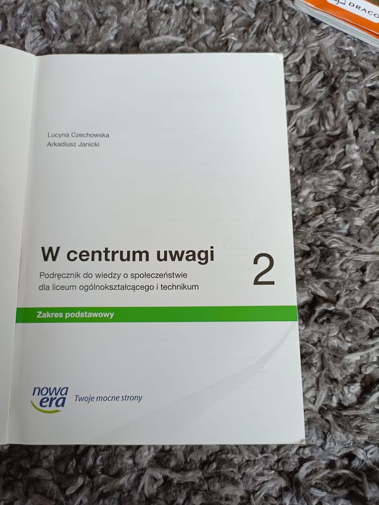 W centrum uwagi 2 podręcznik do wosu klasa 2 poziom podstawowy