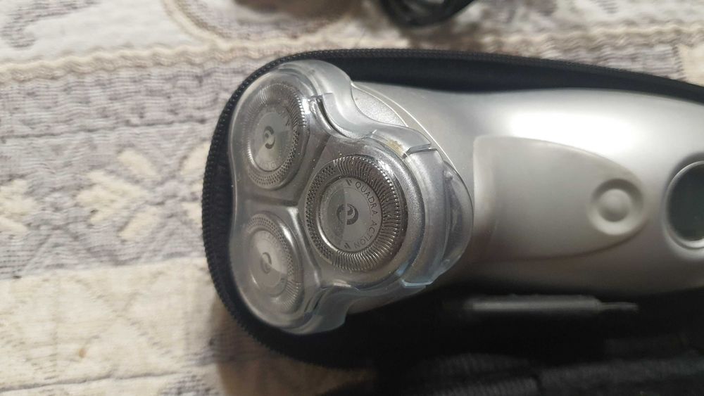 Чудесную аккумуляторн электро бритву Norelco (Philips) в отличн. сост.