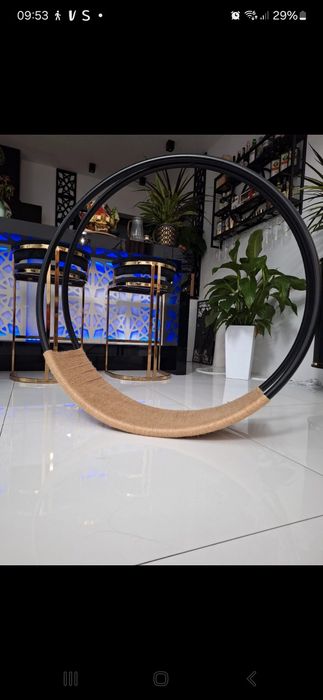 Bujaczka mocowana do sufitu