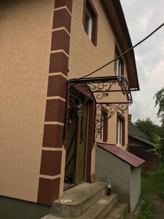 Навіс для будинку