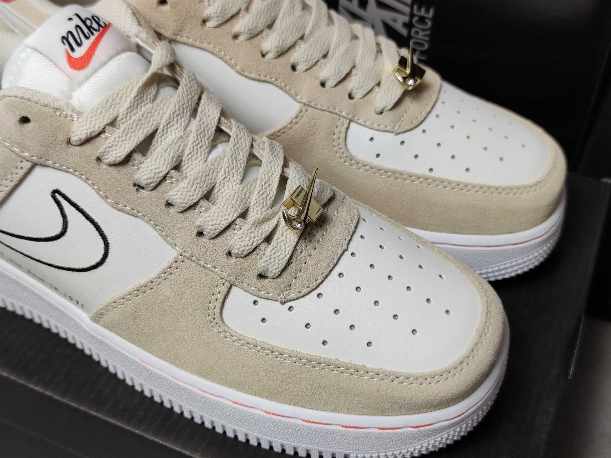Nike Air Force 1 Low
First Use Light Sail Red