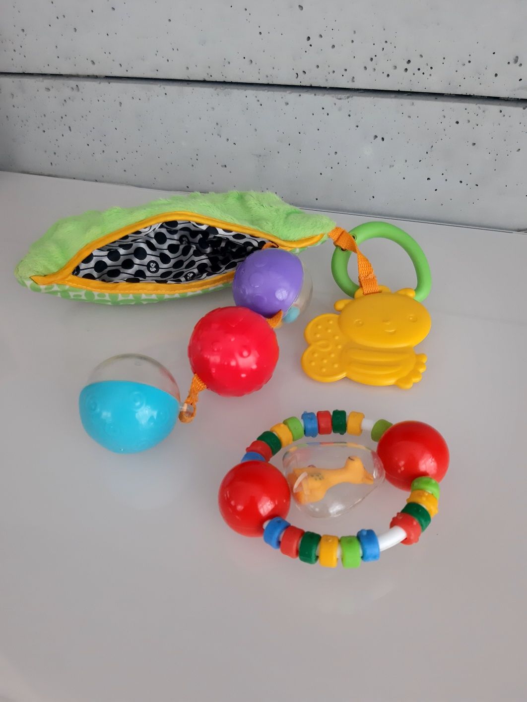 Zawieszka Fisher Price zabawka niemowlę +