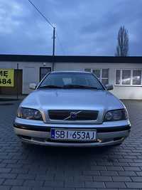 Sprzedam Volvo V-40  Z silnika 1.9 rok 2004 Alcantara