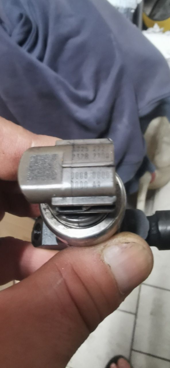 Wtryskiwacz wtrysk mazda 6 2.0d