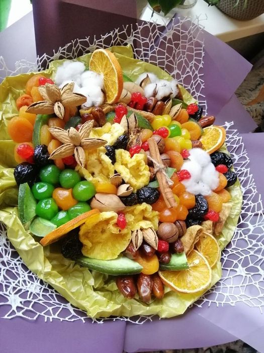 Букет из конфет,фруктов,подарок в День рождения,День святого Валентина