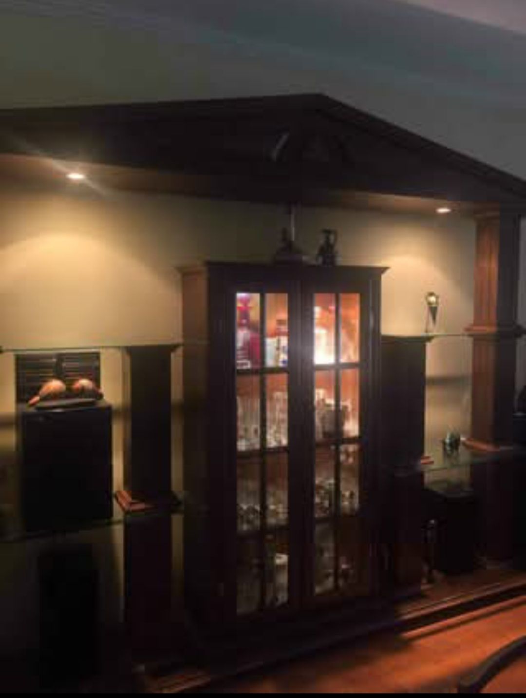 Estante de sala com iluminação
