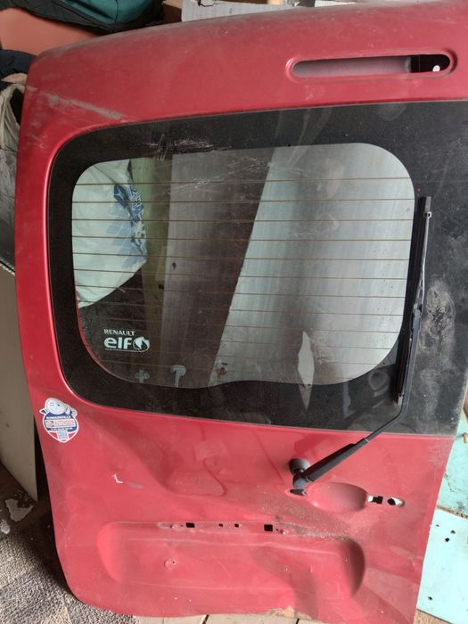 Стекло на Рено Кенго 2