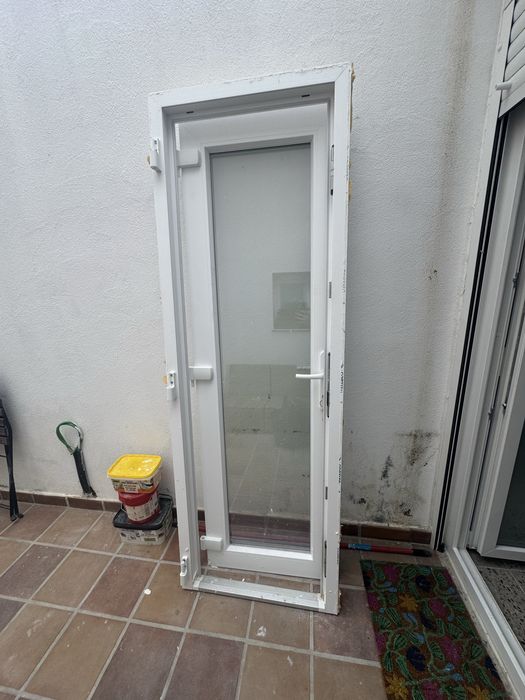 Porta de vidro com fechadura