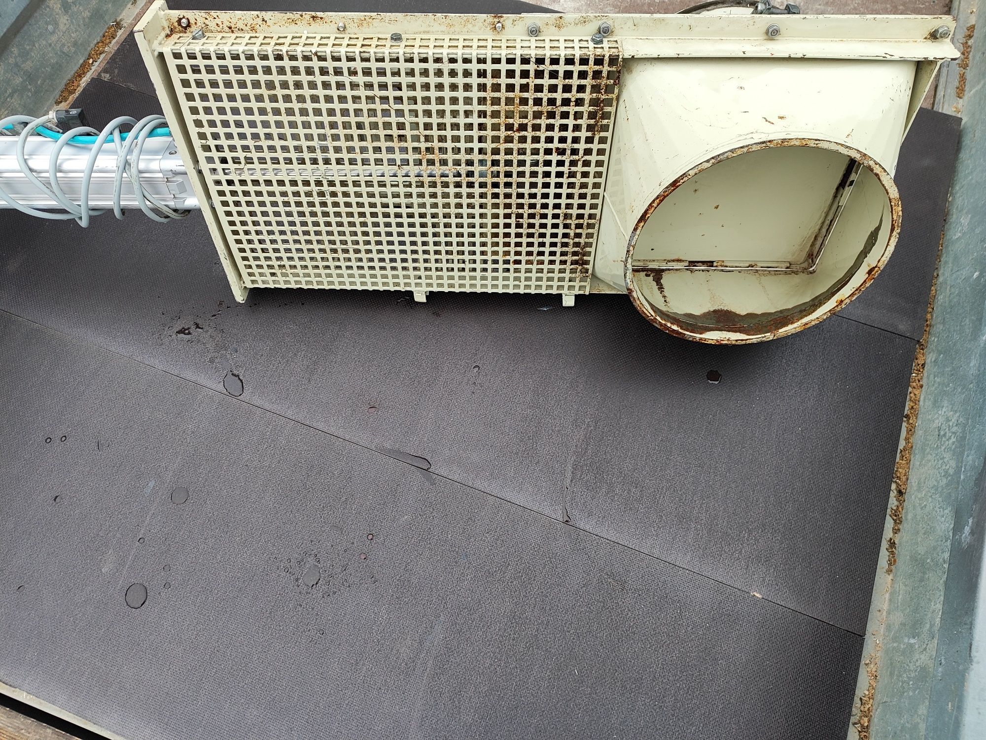 Zasuwa pneumatyczna fi 300 . Zmijka podajnik silos