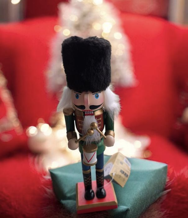 Figurka świąteczna dziadek do orzechów 26 cm