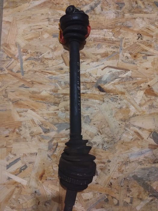 Полуось піввісь привід ліва Renault Master Opel Movano 2.5