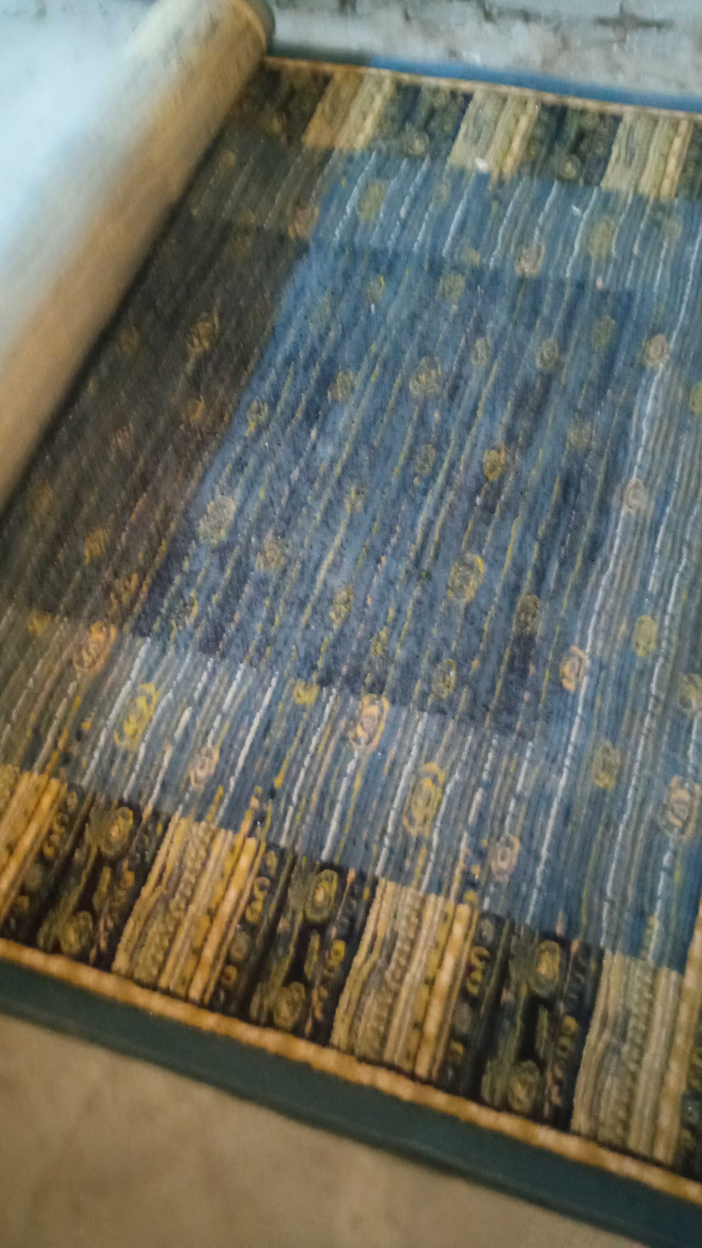 dywan w wzory  do pokoju
