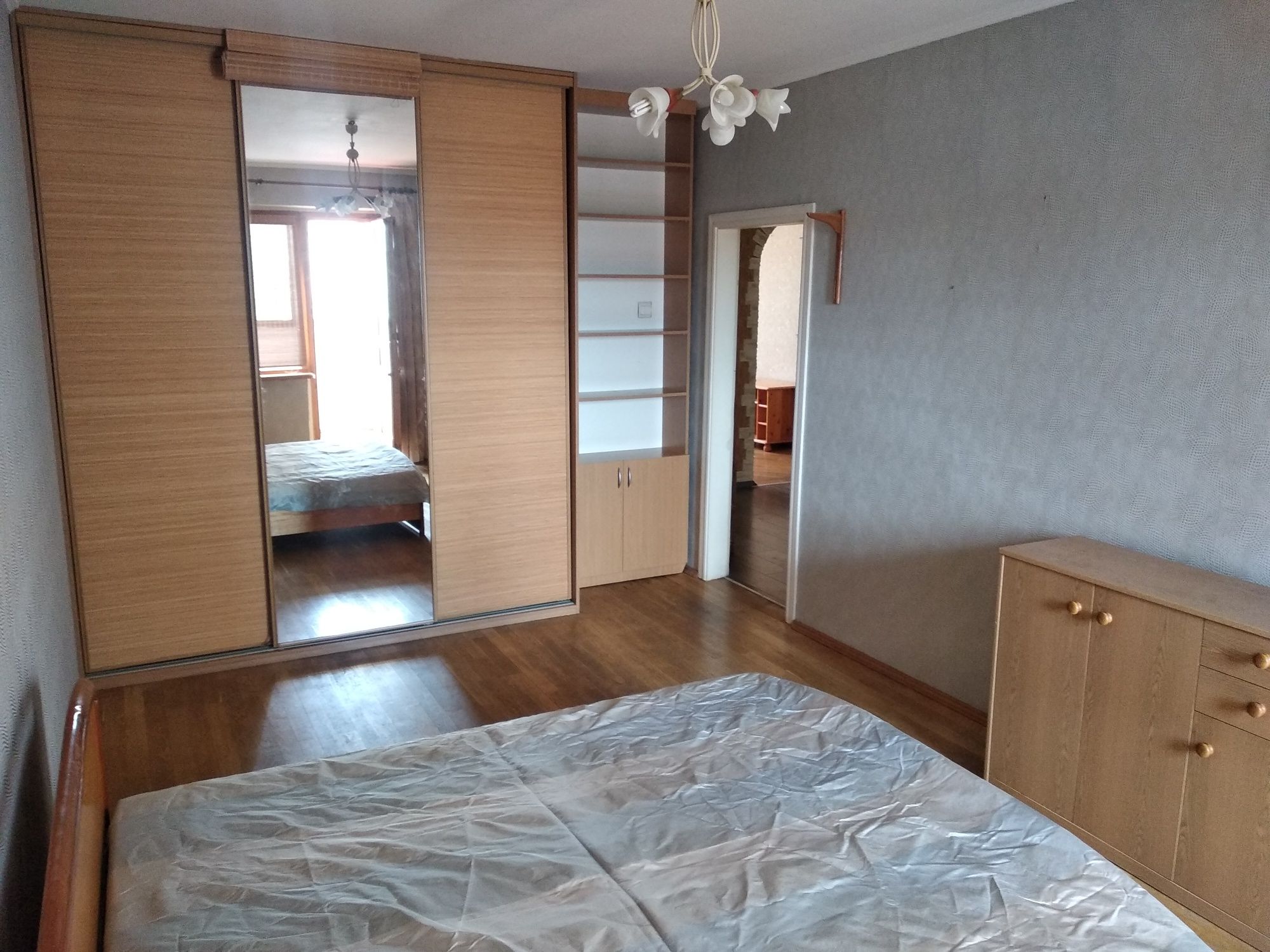Без%. ПОЗНЯКИ. Продаж 3-ї квартири. 76,5 кв.м. Вул. Анни Ахматової 19.