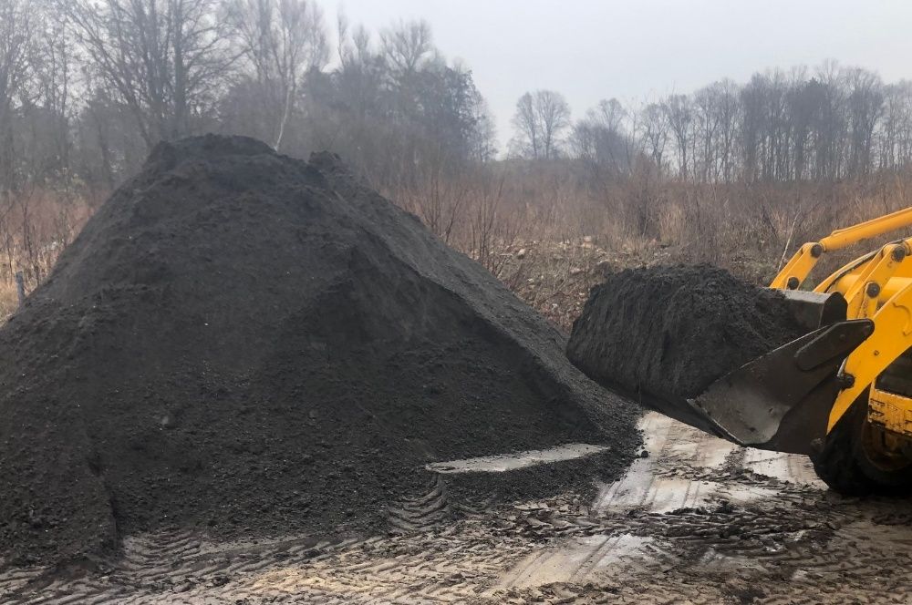 Czarnoziem przesiany, ziemia ogrodowa luzem, substrat, ziemia pod traw