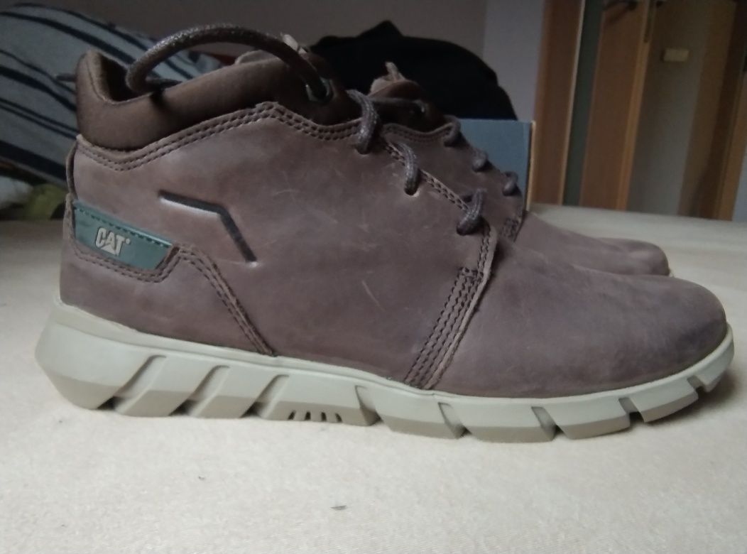 Buty jesienno wiosenne CAT41 40.5 męskie skórzane nubuk
