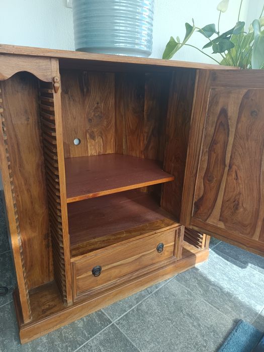 Aparador madeira maciça