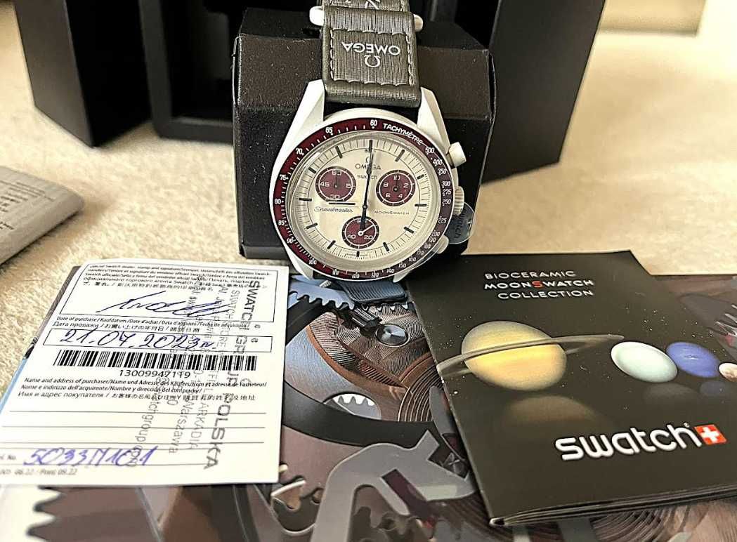 Swatch x Omega Bioceramic Moonswatch Mission to Pluto + książka