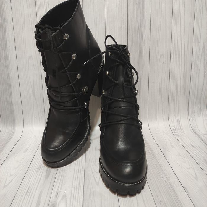 Ботильйони Asos eisha