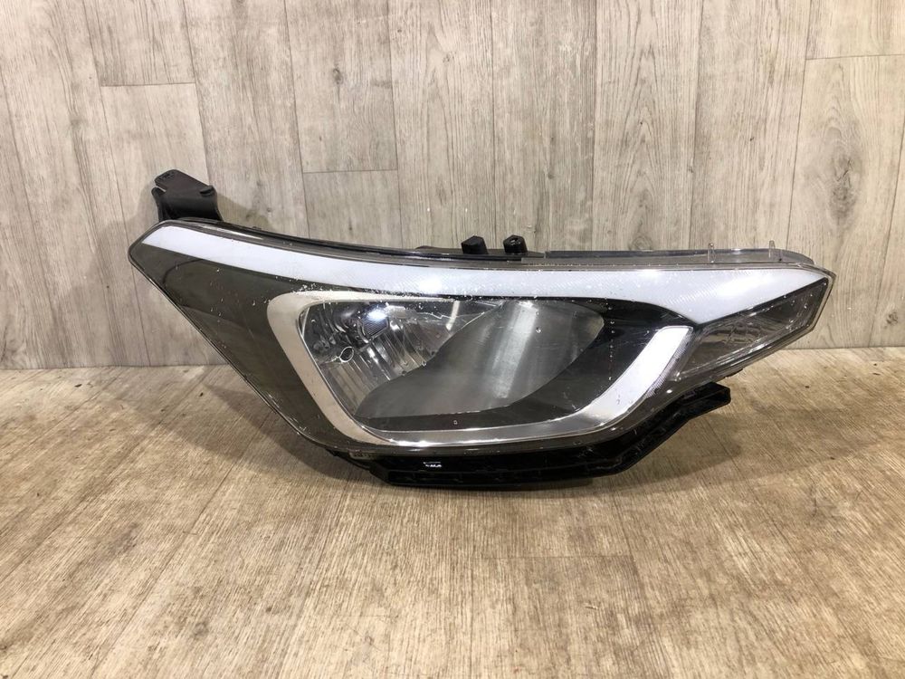 Фара передняя правая Hyundai i20 2 (2014 - 2020 г.) 92102-C8