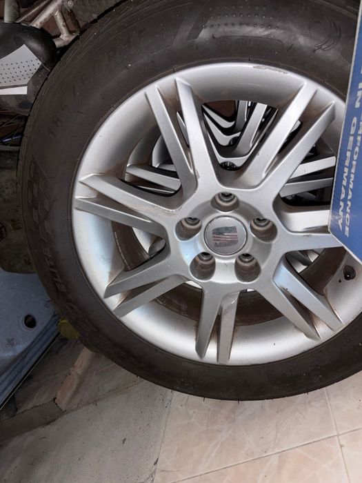 Jante 15 com pneu 185 60 r15