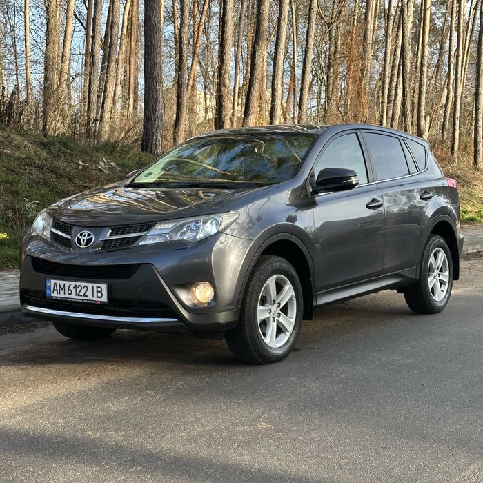 Toyota rav4  2013 года