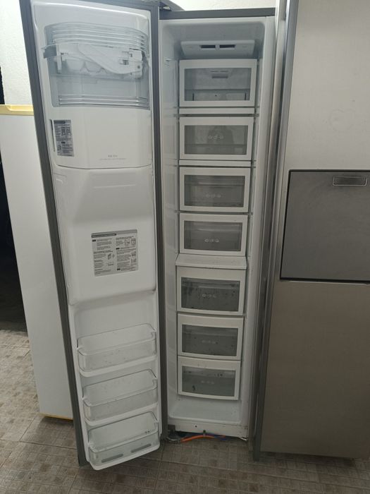 Frigorífico americano