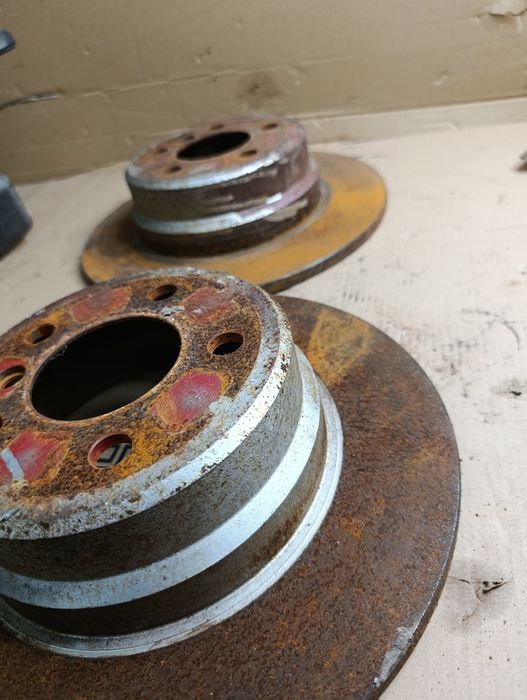 BMW X5 E53 lift m57d30 218 km - tarcze hamulcowe tył