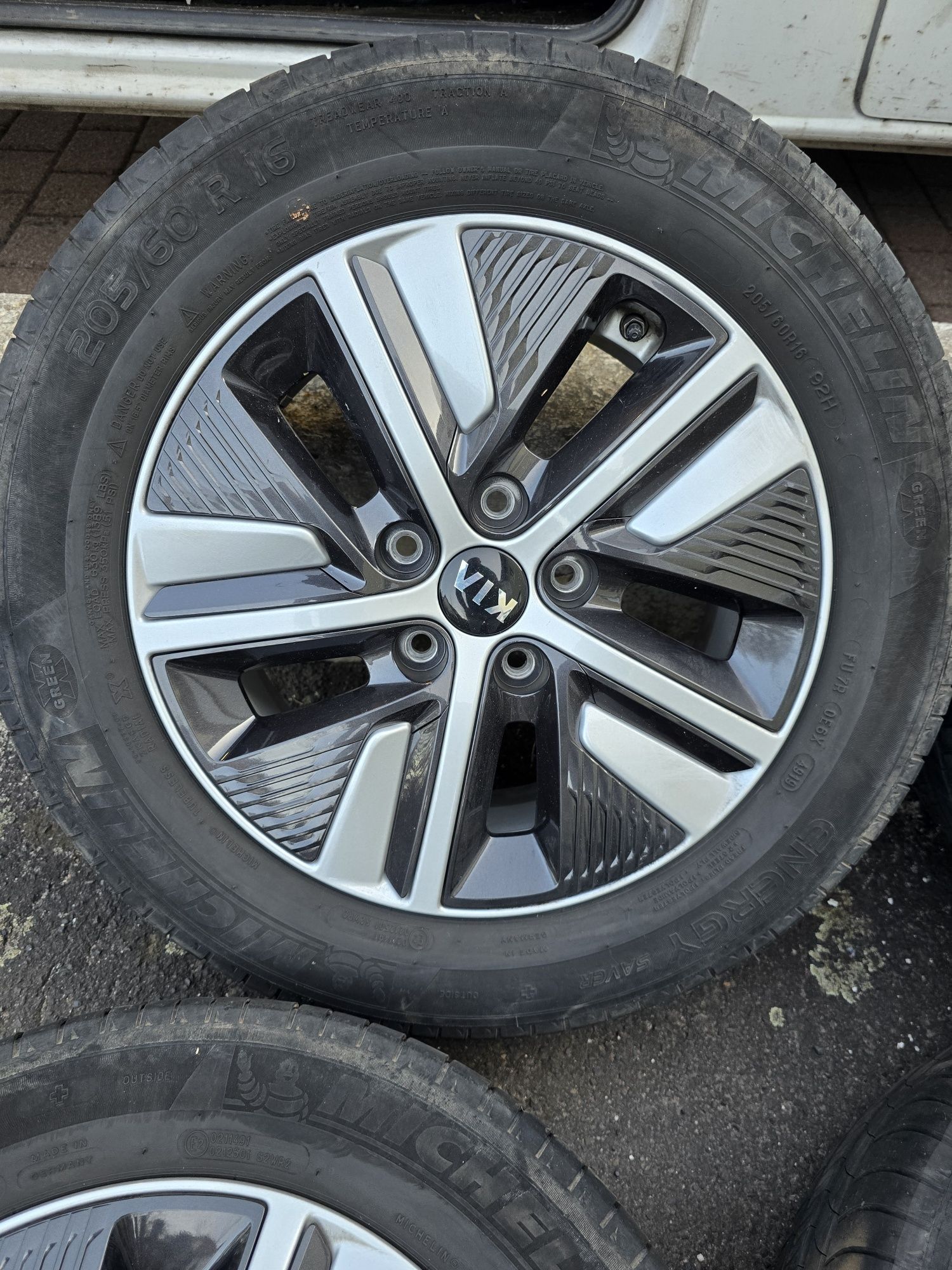 Koła felgi aluminiowe Kia Niro 16 cali Opony Michelin lato