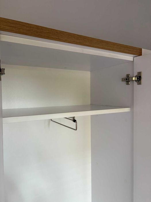 Zestaw meblowy wykonany przez stolarza - szafa, komoda, regał, od. os.