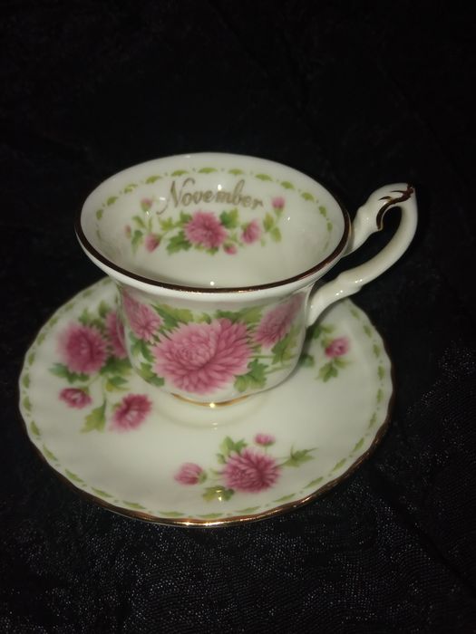 Chávena miniatura Royal Albert November