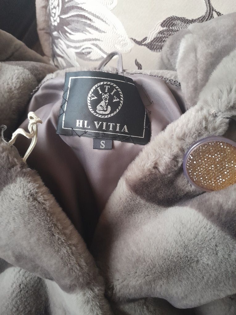Шуба мутонова гарна