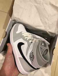 Nike  Jordan 1 Mid  Light Smoke Grey  EU40