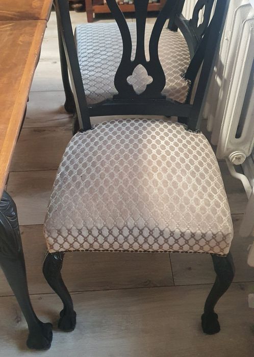 Komplet stół plus cztery krzesła chippendale czarny dębowy drewno