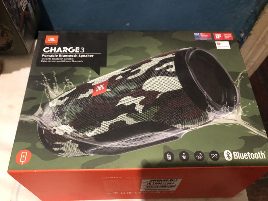 Продам JBL charge 3
