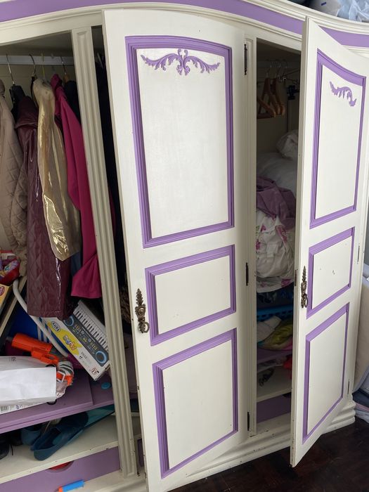 Guarda fatos em madeira