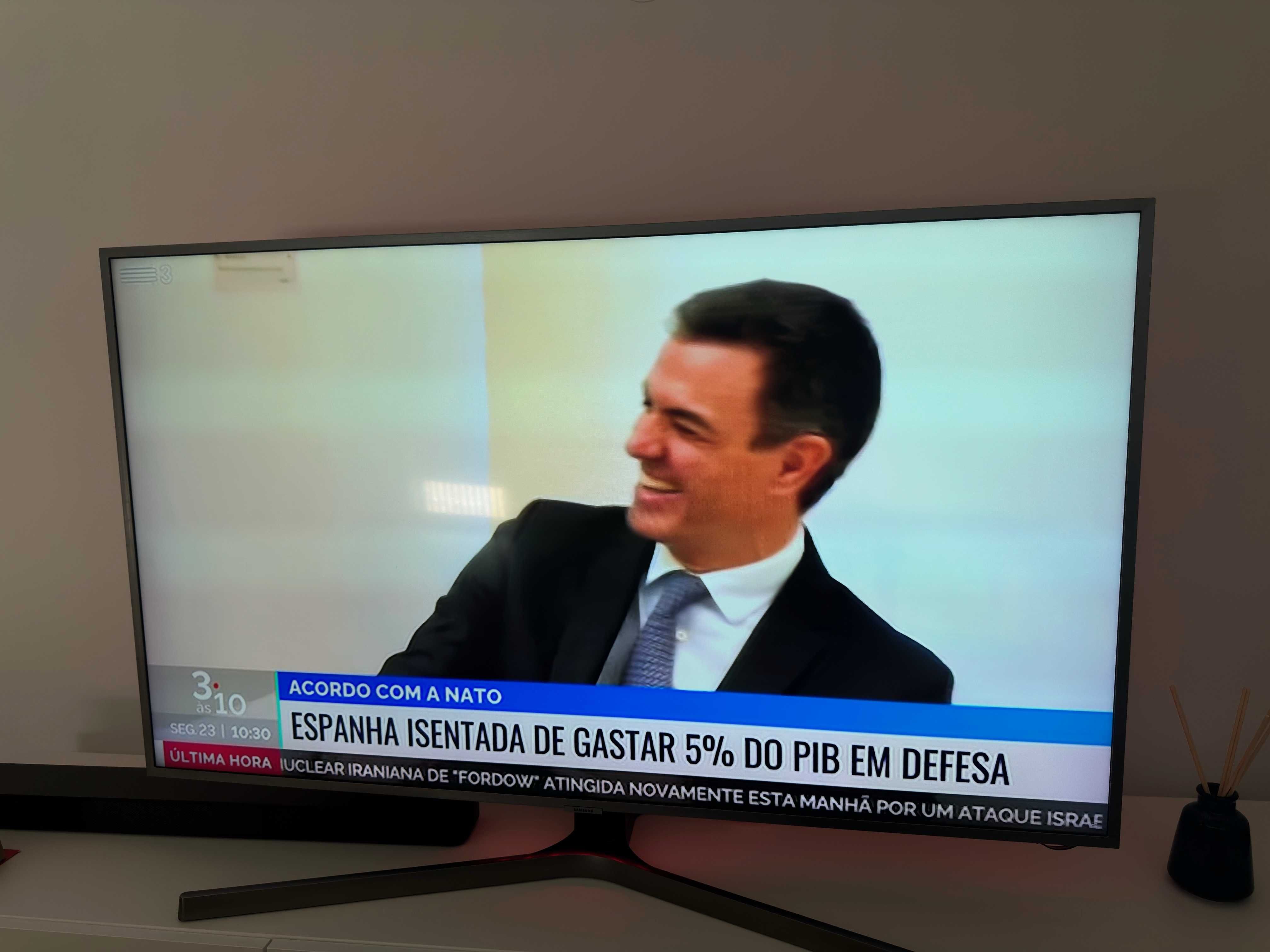 Vendo TV Samsung HD 4K UHD Smart TV 50 polegadas