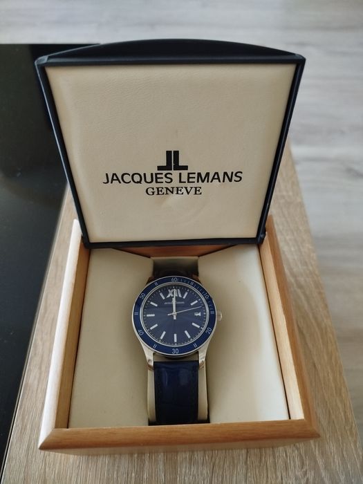 Часы JACQUES LEMANS( модель 1-1622)